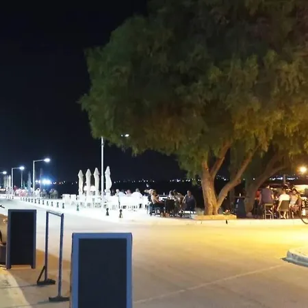 πολυτελές 3 χαλκίδα-παραλία αυλίδος *